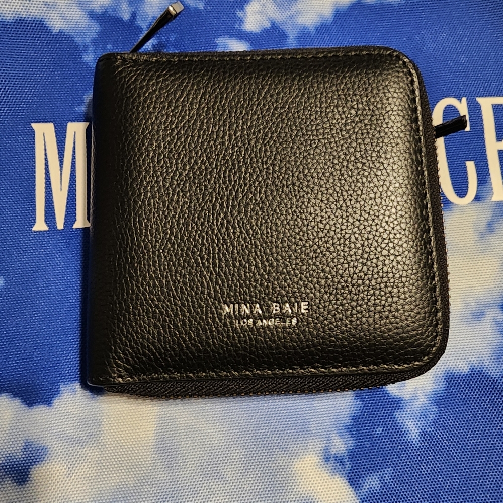 Mina baie Wallet black